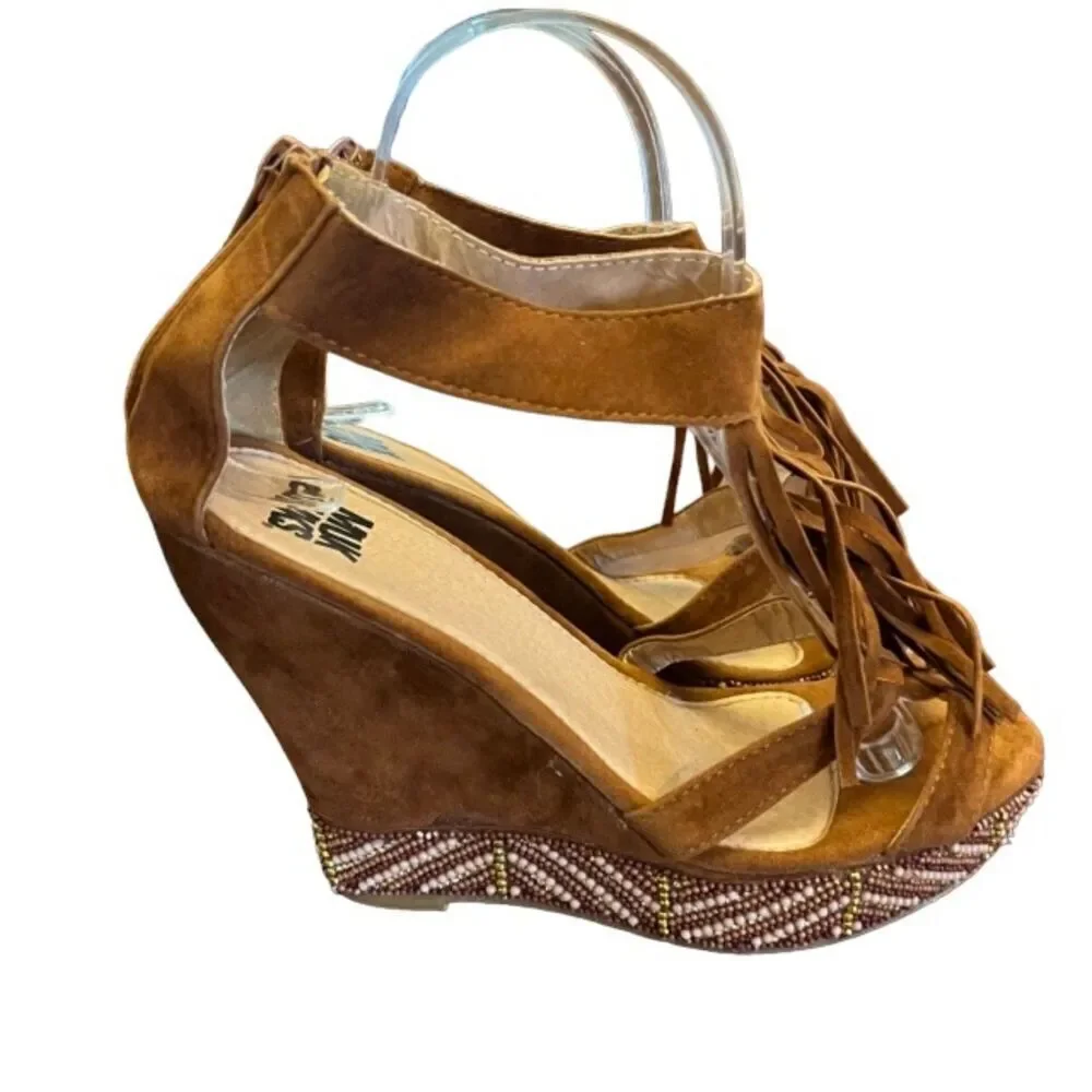 MUK LUKS Women's Faux Suede Wedge‎ Open Toe Sandal W/Fringe and Beading Size 9.5